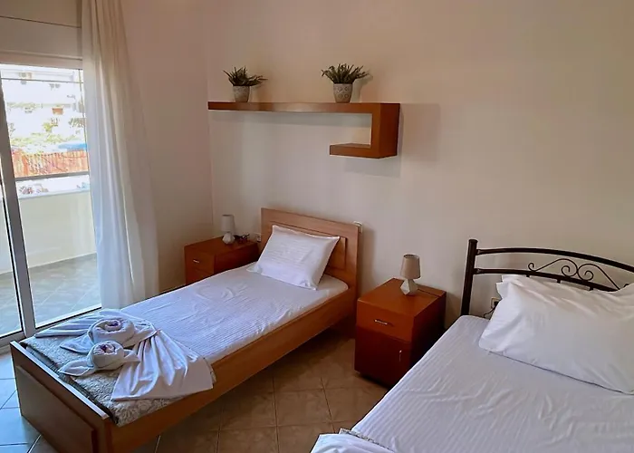 Garden House Appartamento Nea Karvali