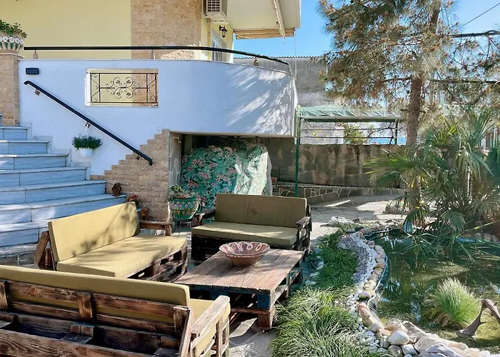 Garden House Appartamento Nea Karvali