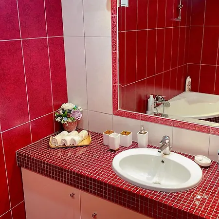 Apartment Garden House Nea Karvali